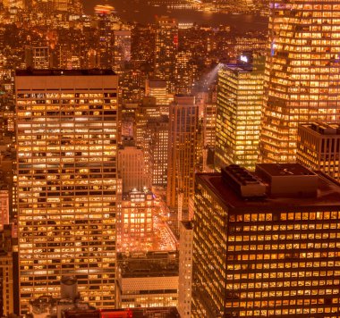 Günbatımında New York Manhattan 'ın gece manzarası