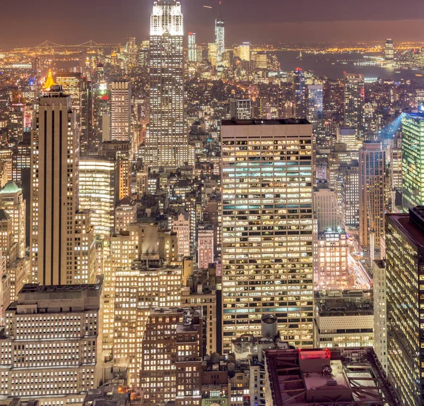 Utsikt över New York Manhattan under solnedgången timmar — Stockfoto