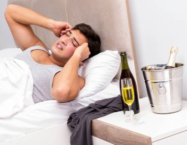 Akşamdan sonra gece parti adam