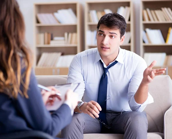 Concepto médico con visita del psicólogo —  Fotos de Stock