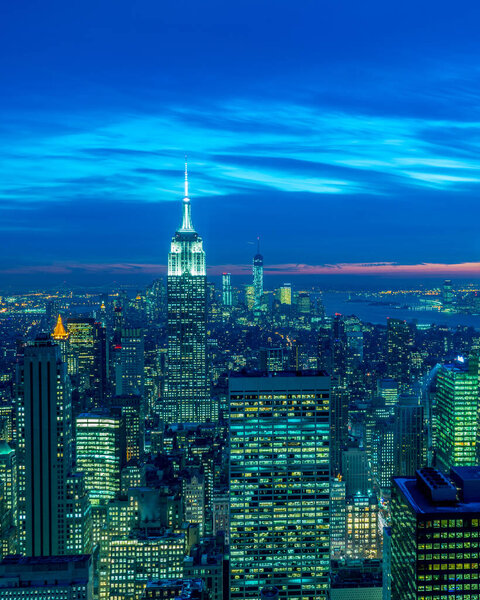 Вид на Нью-Йорк Манхэттен во время заката солнца