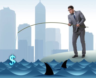 İşadamı sudan dolar avlıyor