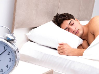 Genç adam sabah uyanma zorlanıyor