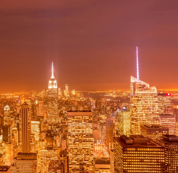 Vista notturna di New York Manhattan durante il tramonto — Foto Stock