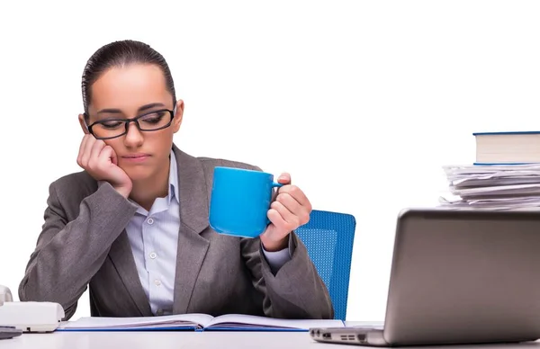 Junge Geschäftsfrau im Büro isoliert auf Weiß — Stockfoto