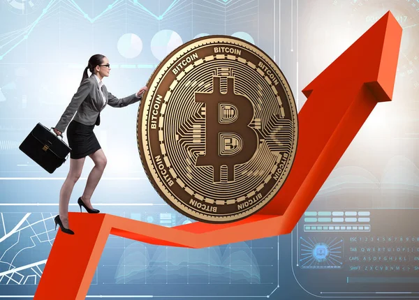 Bizneswoman pchanie bitcoin w kryptowaluta blockchain conce — Zdjęcie stockowe