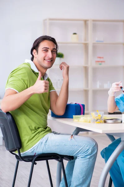 Blodtransfusion på sjukhus kliniken — Stockfoto