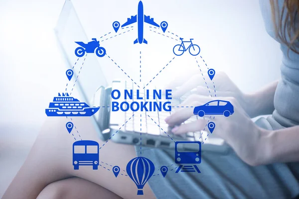 Az online foglalás koncepciója az utazáshoz — Stock Fotó