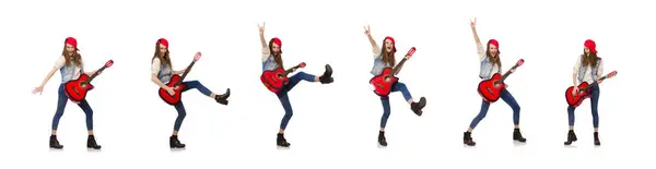 Mladá usmívající se dívka s kytarou izolované na bílém — Stock fotografie