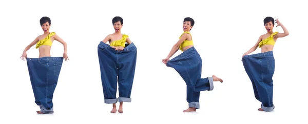 Жінка в концепції дієти з великими джинсами — стокове фото