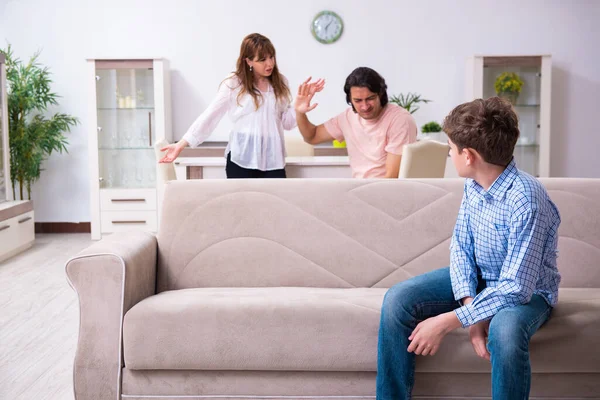 Family conflict with husband and wife and child — Stock Photo, Image