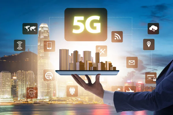 Koncepcja technologii mobilnych 5G - wysoka prędkość internetu — Zdjęcie stockowe