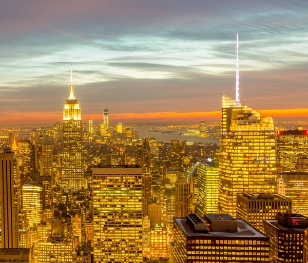 View of New York Manhattan during sunset hours — Stock Photo, Image