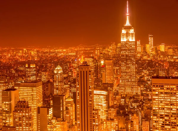 Günbatımında New York Manhattan 'ın gece manzarası — Stok fotoğraf