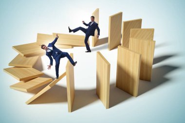 Domino etkisi ve rekabet konsepti