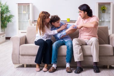 Karı-koca ve çocukla aile içi anlaşmazlık