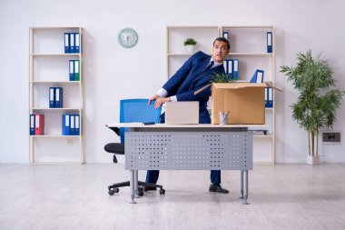 Genç çalışan işten çıkarılıyor