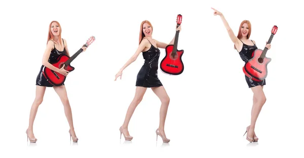 Kvinnliga gitarr performer isolerad på vit — Stockfoto