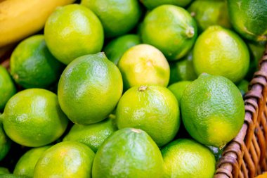 Pazar vitrininde narenciye