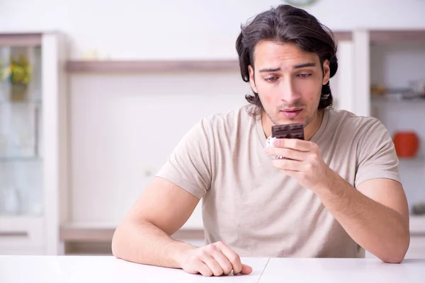 Young man suffering from allergy — Stock Photo, Image