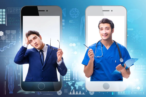 Telemedicin koncept med läkare undersöka distans — Stockfoto