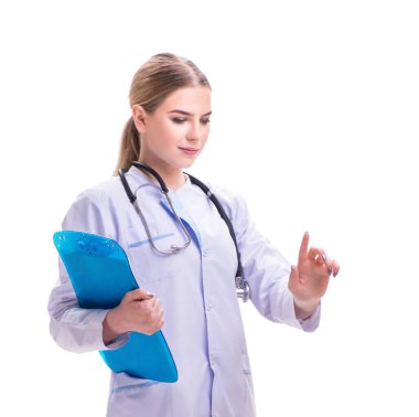 Genç kadın doktor beyaz arka planda izole edilmiş.