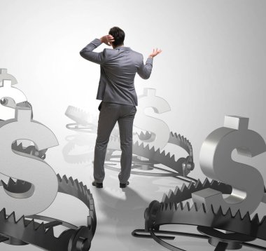 İşadamı dolar tarafından tuzağa düşürüldü.