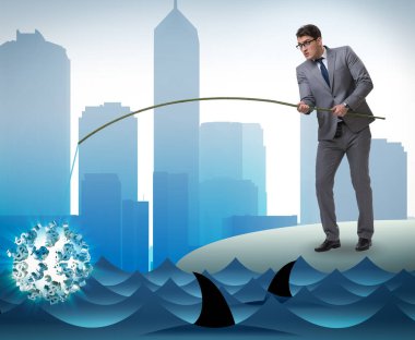 İşadamı sudan dolar avlıyor