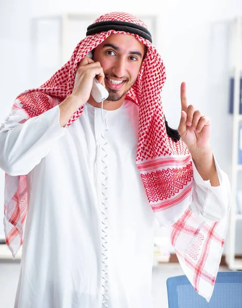 Arab businessman working in the office — Stock Photo, Image