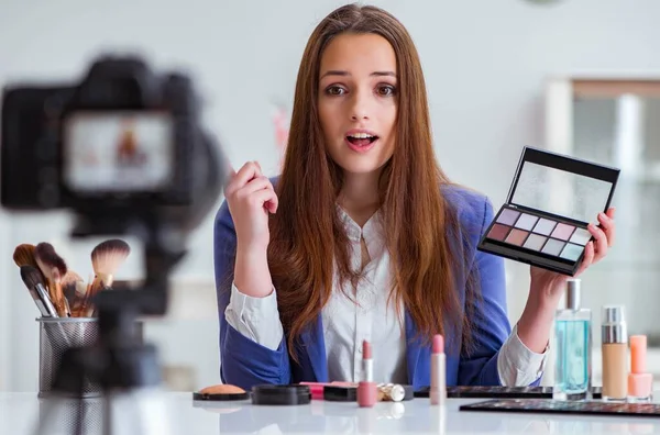 Beauty fashion blogger registrazione video — Foto Stock