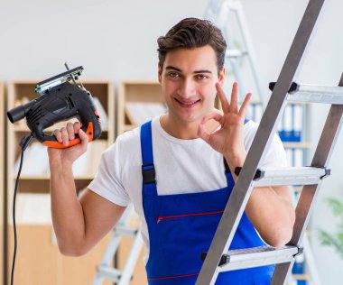 Tamirci matkap perforator Delme ile çalışma