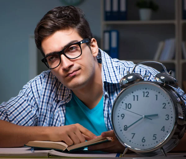 Student preparing for exams late night at home — Stock Photo, Image