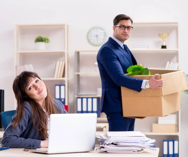 Persona despedida de su trabajo — Foto de Stock