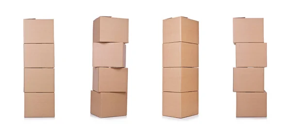 Cajas de cartón aisladas en el fondo blanco —  Fotos de Stock