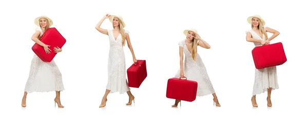 Женщина с красным чемоданом изолирована на белом — стоковое фото