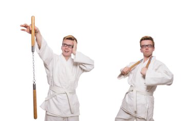 Beyaz mınçıka takmış komik bir karate dövüşçüsü