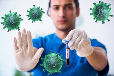 Laboratuvarda covid-19 aşısı geliştiren doktor.