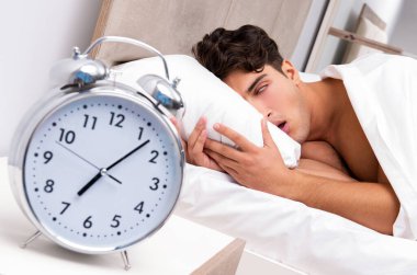Genç adam sabah uyanma zorlanıyor