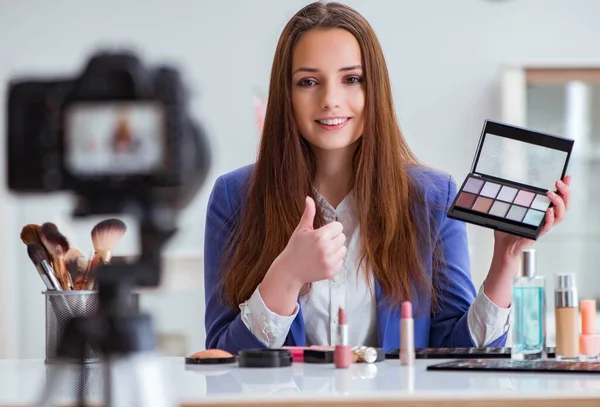 Beauty fashion blogger recording video — Stock Photo, Image