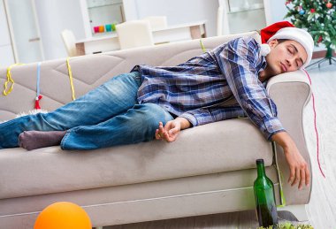 Adam noel partisinden sonra akşamdan kalma.