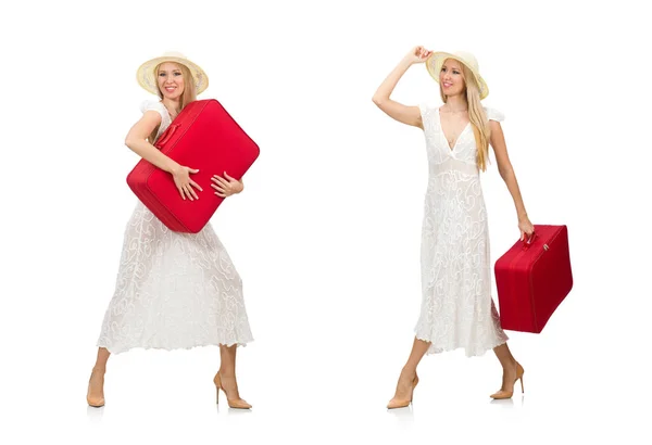 Женщина с красным чемоданом изолирована на белом — стоковое фото
