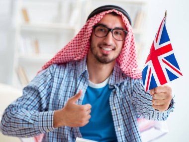 İngilizce öğrenen Arap öğrenci