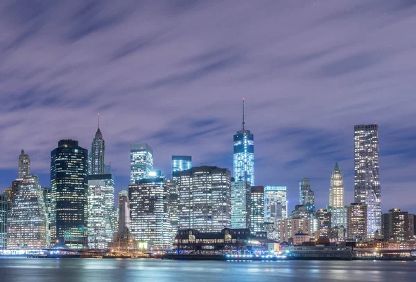 Widok dolnego Manhattanu z Brooklynu — Zdjęcie stockowe
