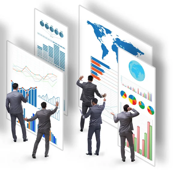 Zakenman in business visualisatie en infographics concept — Stockfoto