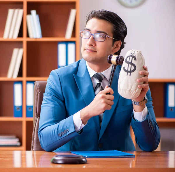 Lawyer working in the office — Stock Photo, Image
