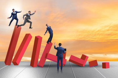 Çöken ekonomi konseptinde iş adamları