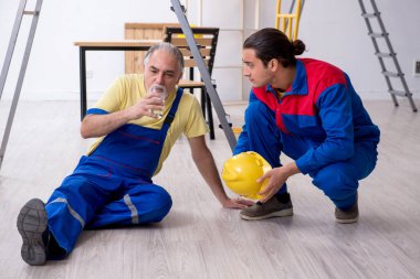 İlk yardım konseptinde iki müteahhit.