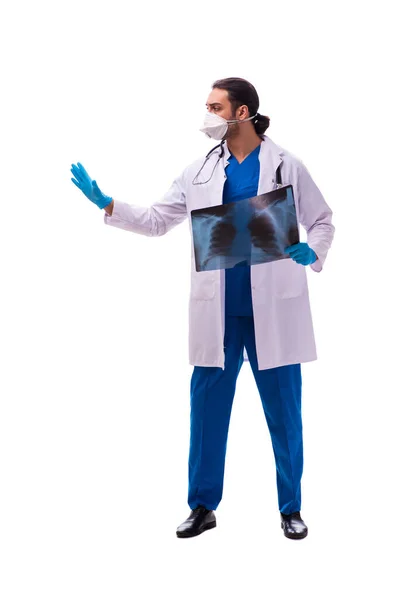 Médico jovem do sexo masculino no conceito de coronavírus isolado em branco — Fotografia de Stock