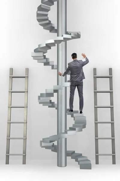 Le concept de progression de carrière avec échelles et escaliers — Photo