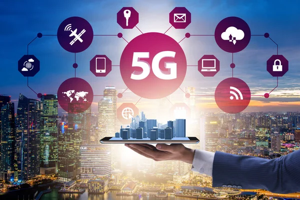 Concepto de tecnología móvil 5G: alta velocidad de Internet —  Fotos de Stock